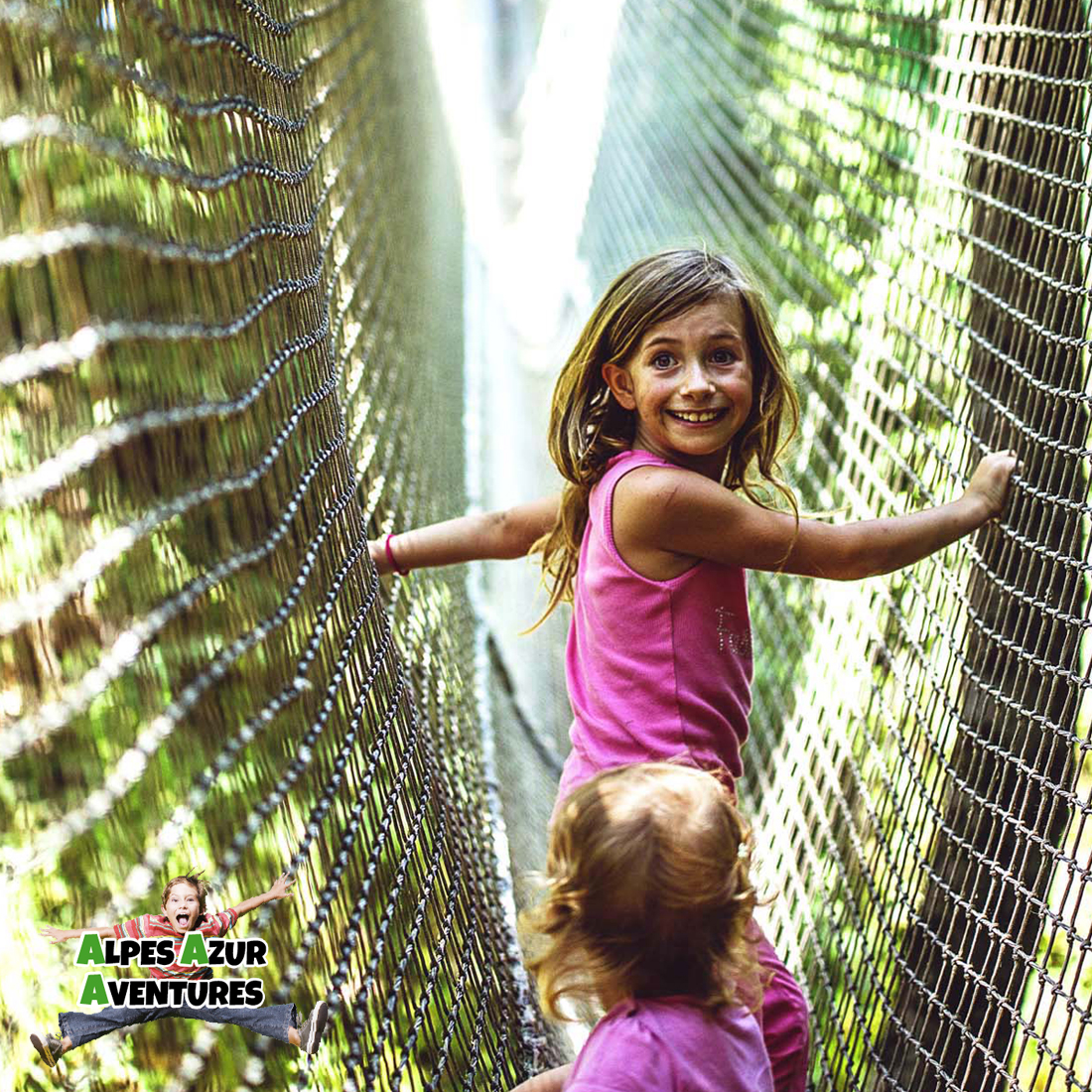 Bois des lutins - Enfants dans le parcours de filets